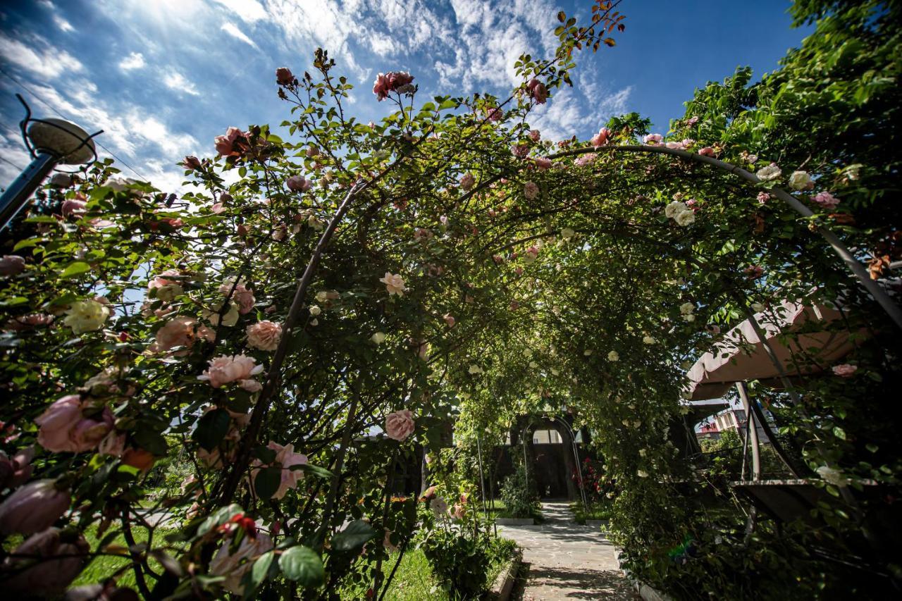 Chveni Ezo Boutique Hotel Kobuleti Exterior photo